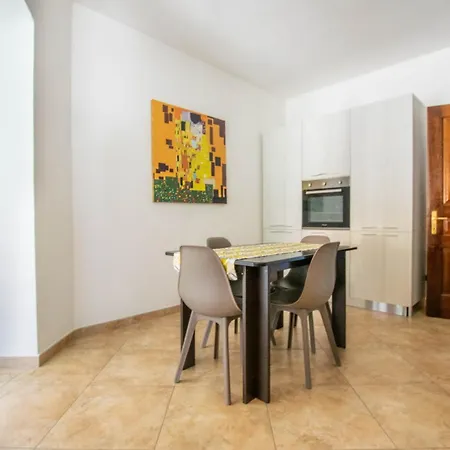 Apartment Dobby's House Olbia